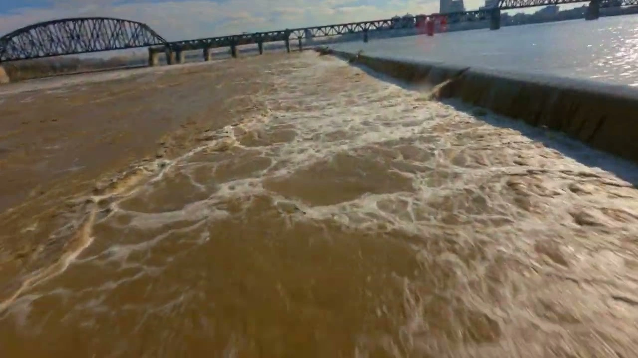 Falls of the Ohio, Overflowing